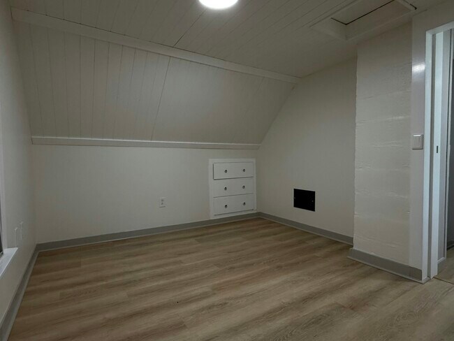 Building Photo - 314 Mcrae