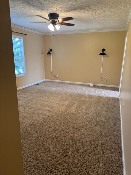 Building Photo - 7617 Rustic Ln