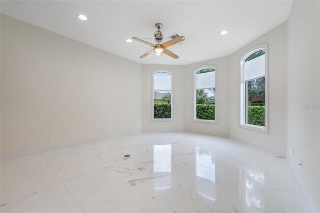 Building Photo - 9701 Lake Isleworth Ct