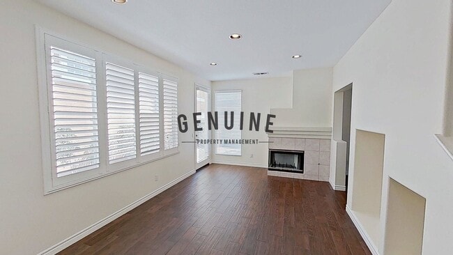 Building Photo - Spacious 3Bd 2.5Ba Home w/Den