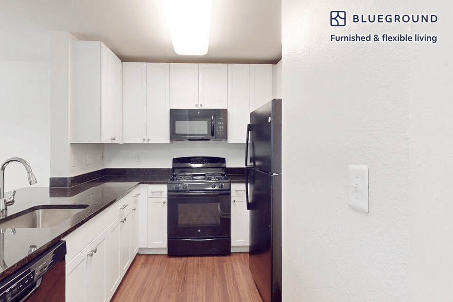 Building Photo - 1563 Onyx Dr