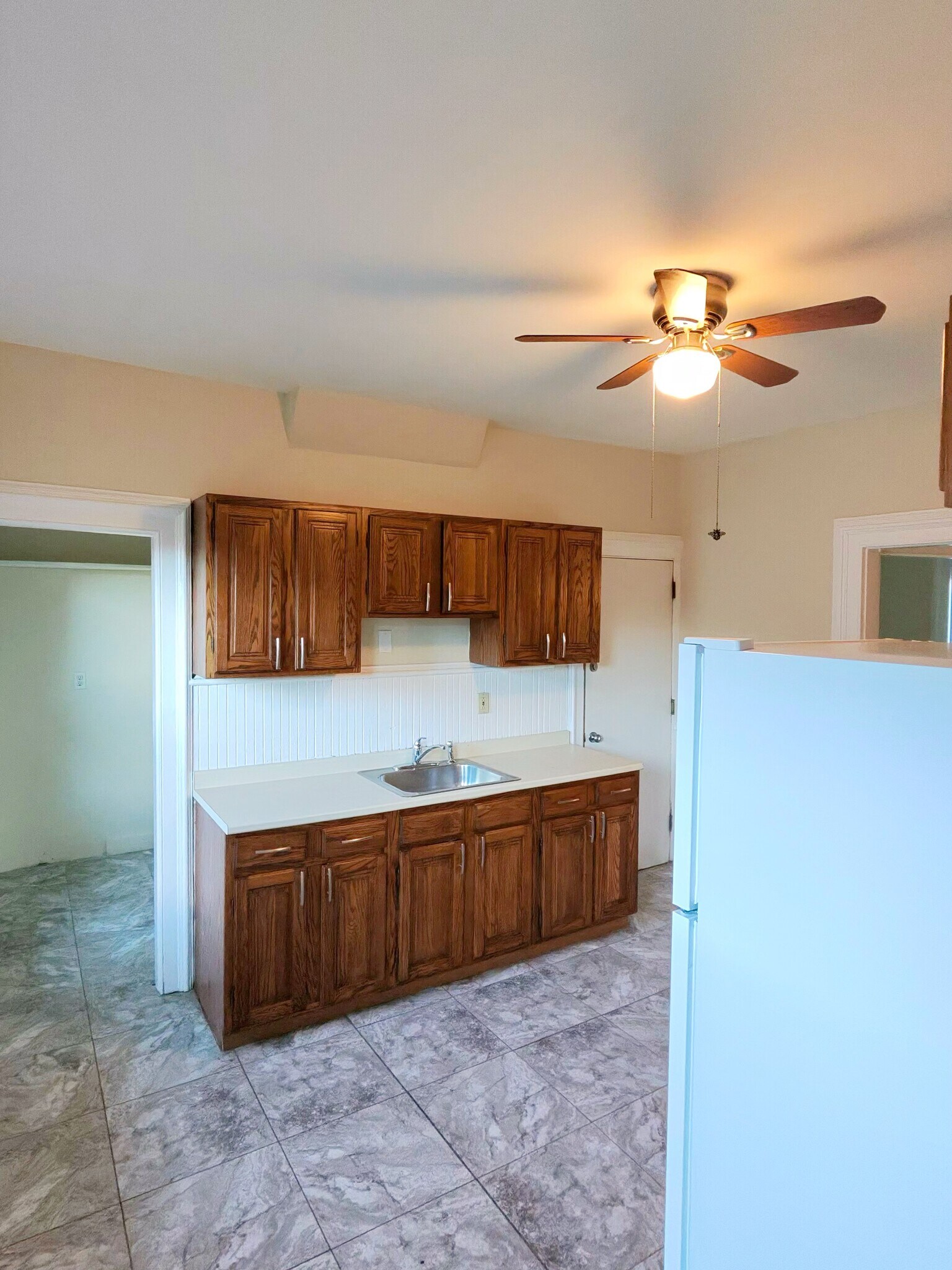 Building Photo - 142 Hillside Ave