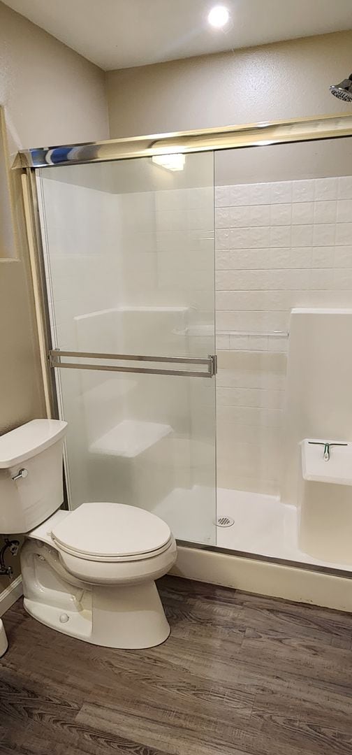 Building Photo - Furnished 1 bedroomu unit available now!