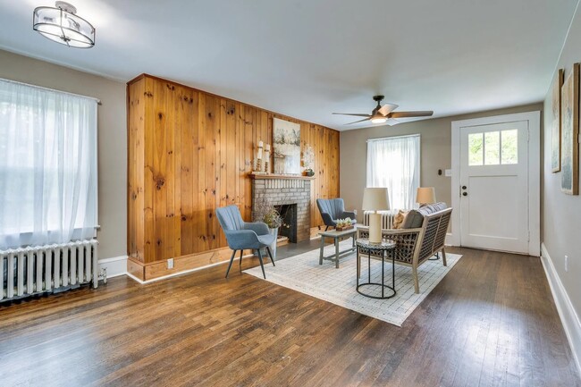 Building Photo - 237 Randolph St