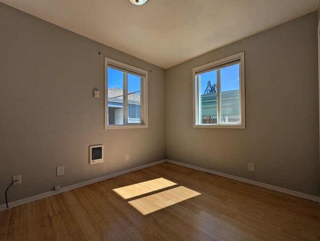 Building Photo - Fantastic 2-Bedroom, 2-Bath Home With Bonus Space!