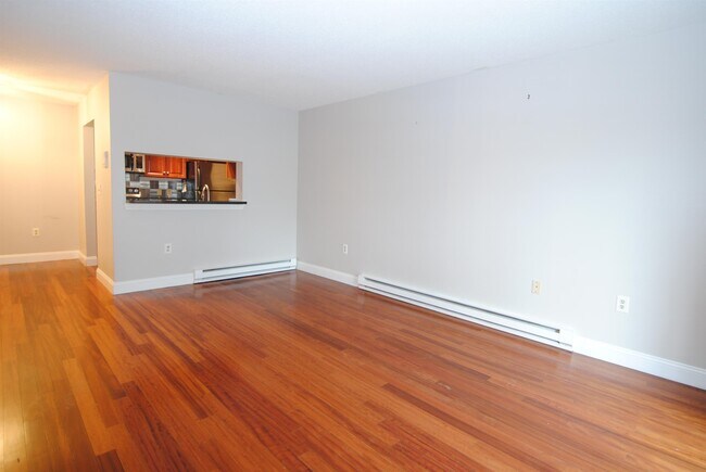 Building Photo - 108 Eastern Ave