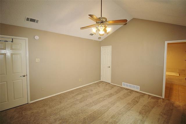 Building Photo - 906 Moore St