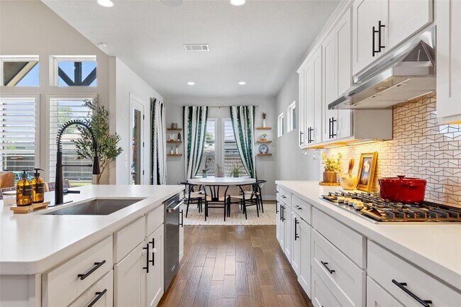 Building Photo - 1608 Carmine Dr