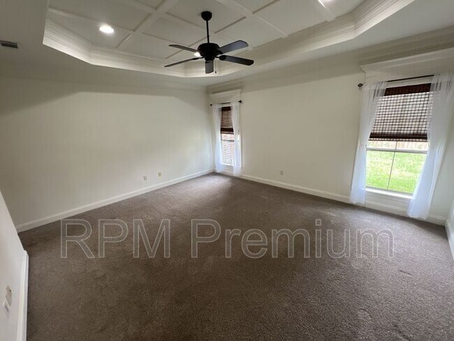 Building Photo - 7335 Oak View Dr.