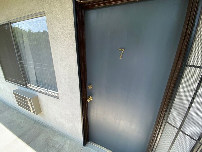 Interior Photo - can374
