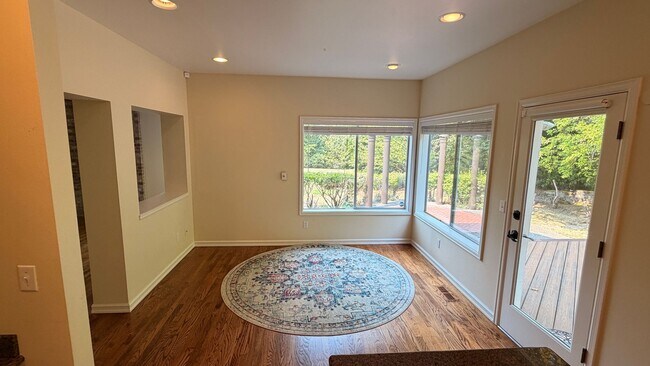 Building Photo - Beautiful Upgraded 4 Bedroom 2.75 Bath Home in Sammamish