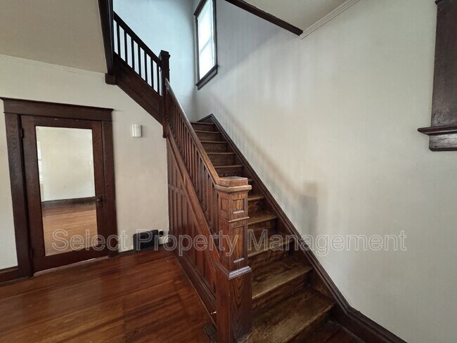 Building Photo - 317 W Wildwood Ave