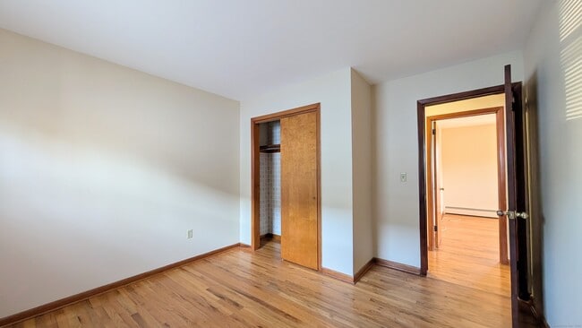 Building Photo - 24 Hoyt St