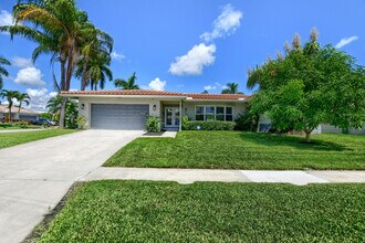 Building Photo - 1167 SW 13th Dr