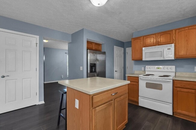 Building Photo - 6121 Nasby Dr