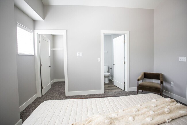 Building Photo - Spruce | Three Bedroom - Exterior Walkout