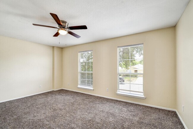 Building Photo - 410 Cardinal Way
