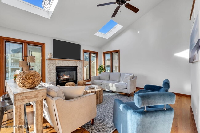 Building Photo - 475 Long Ave