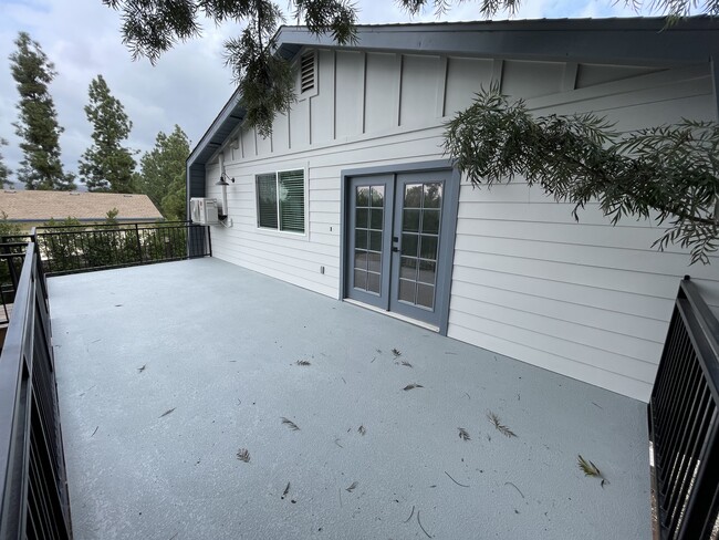 Building Photo - 1121 La Moree Rd