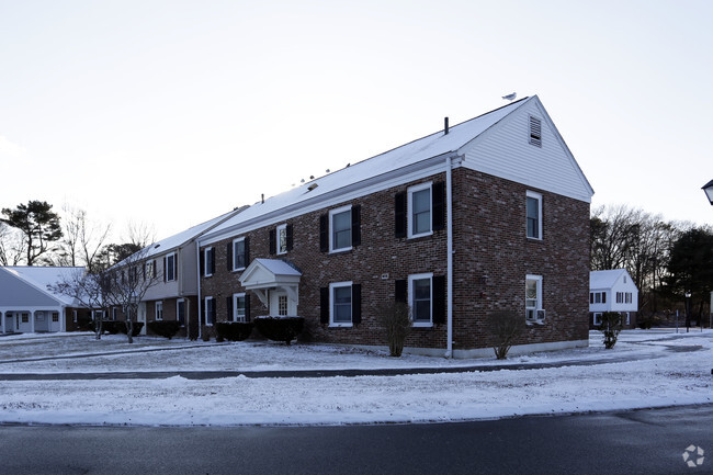 Building Photo - Agawam Village