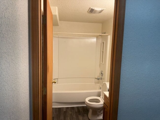 Building Photo - Stone Creek Condos- 3 Bedroom