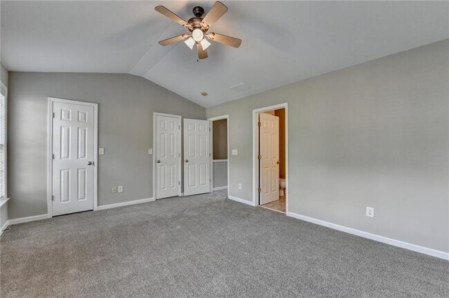 Building Photo - 4020 Edgecomb Dr