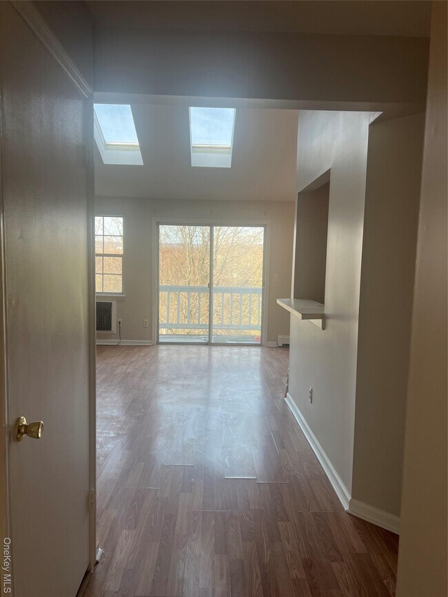 Building Photo - 21 Lexington Hills Rd