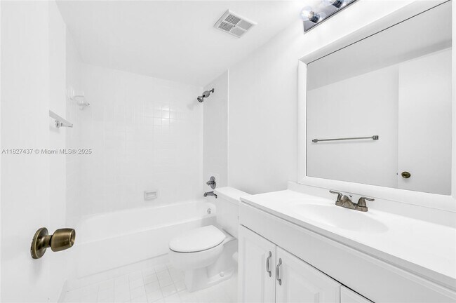 Building Photo - 2821 SW 87th Ave