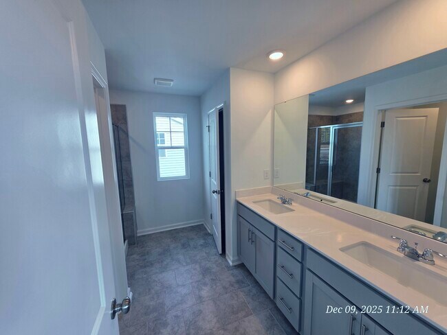 Building Photo - 184 N Finley Lndg Pkwy