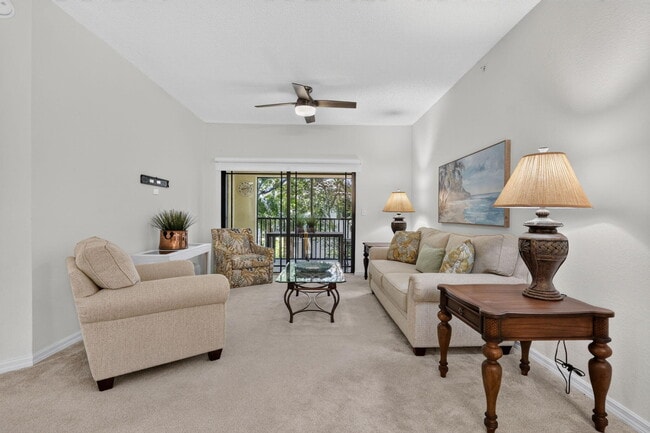 Building Photo - 3020 Alcazar Pl