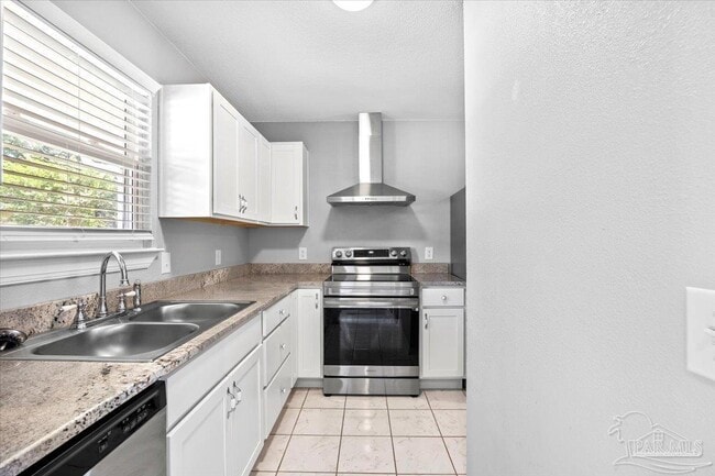 Building Photo - 6589 Bass Ln