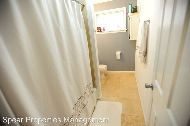 Building Photo - 1047 W Academy St