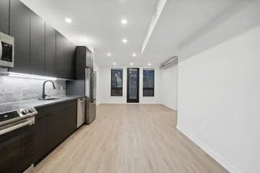 Building Photo - 500 N 13th St
