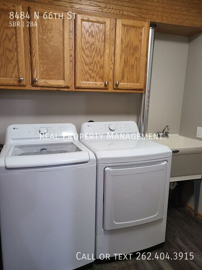 Building Photo - 8484 N 66th St