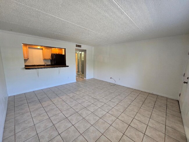 Building Photo - 633 S Palmetto Ave
