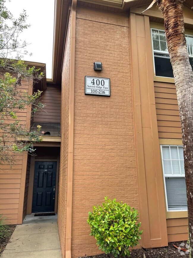 Building Photo - Beautiful 3 bedroom 2 Bath Townhome