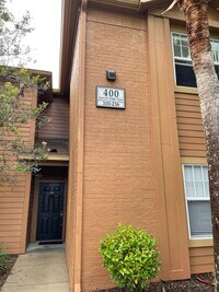 Building Photo - Beautiful 3 bedroom 2 Bath Townhome