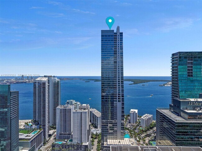 Building Photo - 1435 Brickell Ave