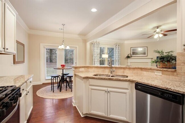 Building Photo - 3080 Cross Creek Dr