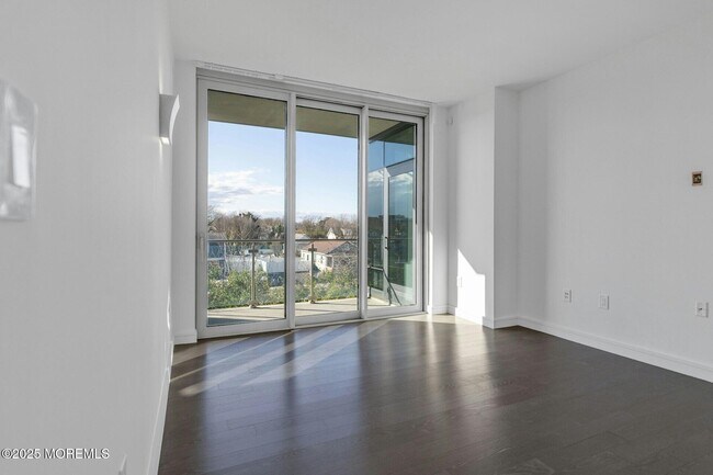 Building Photo - 15 Morris Ave