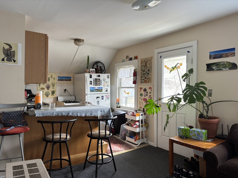 Primary Photo - 31 Loomis St