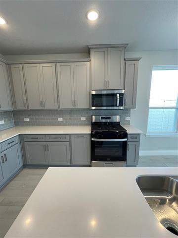 Building Photo - 608 Portina Dr