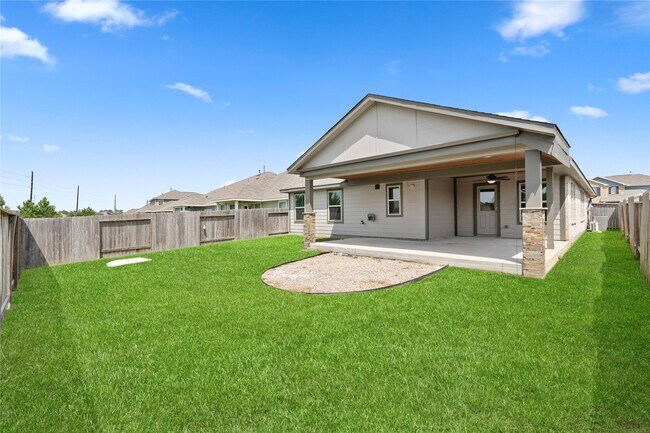 Building Photo - 323 Jewett Meadow Dr