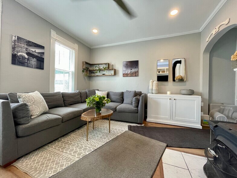 Building Photo - 196 E Columbus St