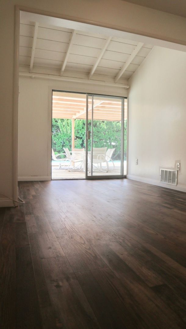 Building Photo - Available August 2026- 5 Bedroom with a POOL - on MARY LANE