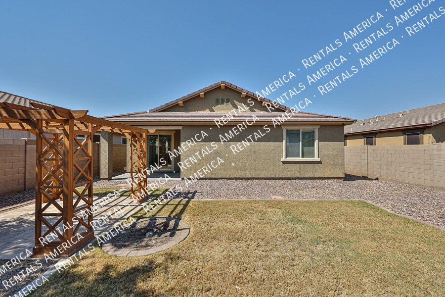 Building Photo - 15573 W Laurel Ln