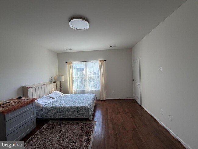 Building Photo - 41717 McMonagle Square