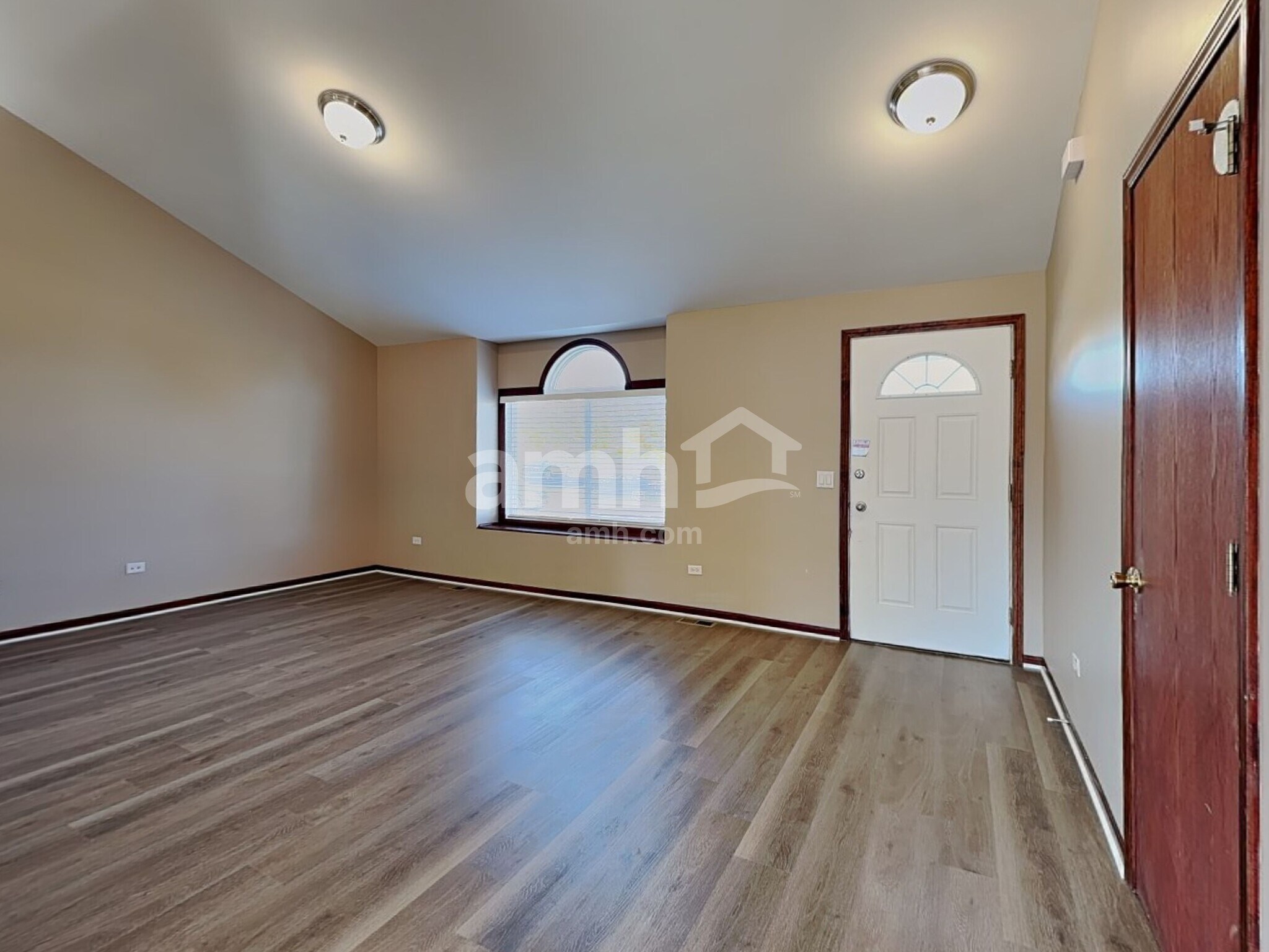 Building Photo - 1801 Winger Dr