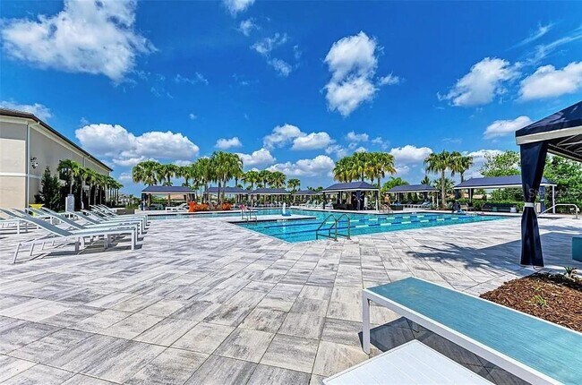 Building Photo - 15459 Santa Pola Dr