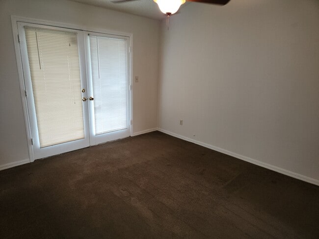 Building Photo - 6105 W 2nd Manor